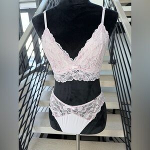 New Light Pink Lace Bralette & Panties Set . Size M for a bra Panties size S